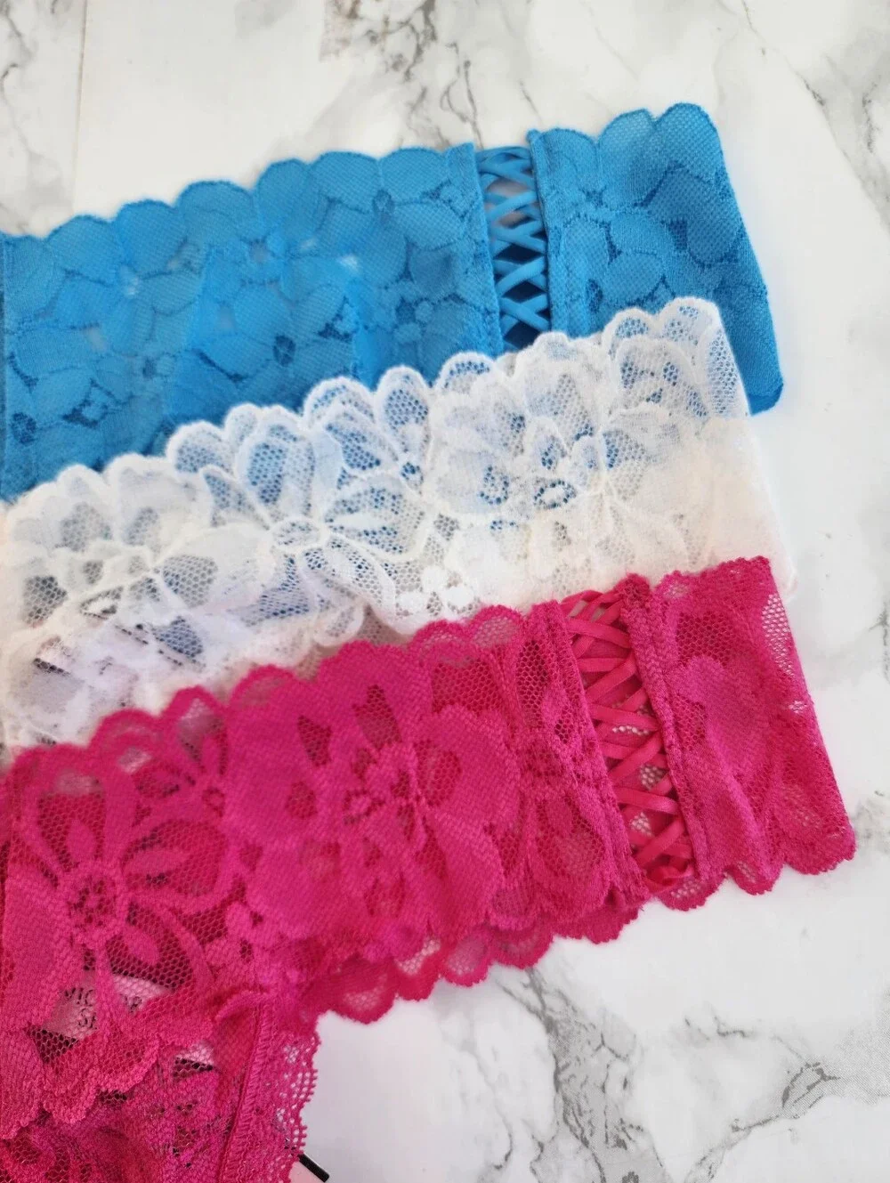 3 VICTORIA'S SECRET THE LACIE THONG PANTIES LOT OF 3 Pack SEXY ROMANTIC M